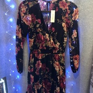Size XS Mi Ami Flower Dress NWT